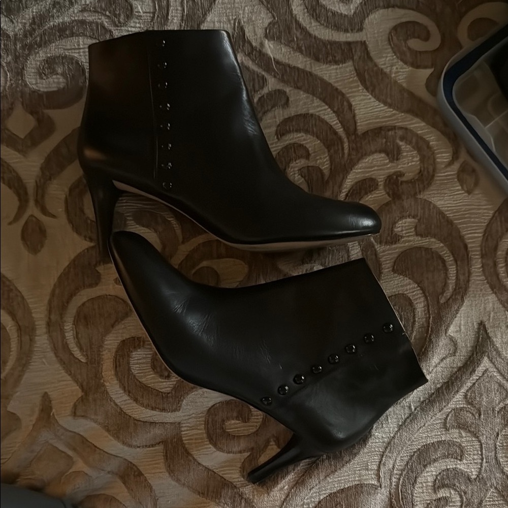 Elegant Black Ankle Boots